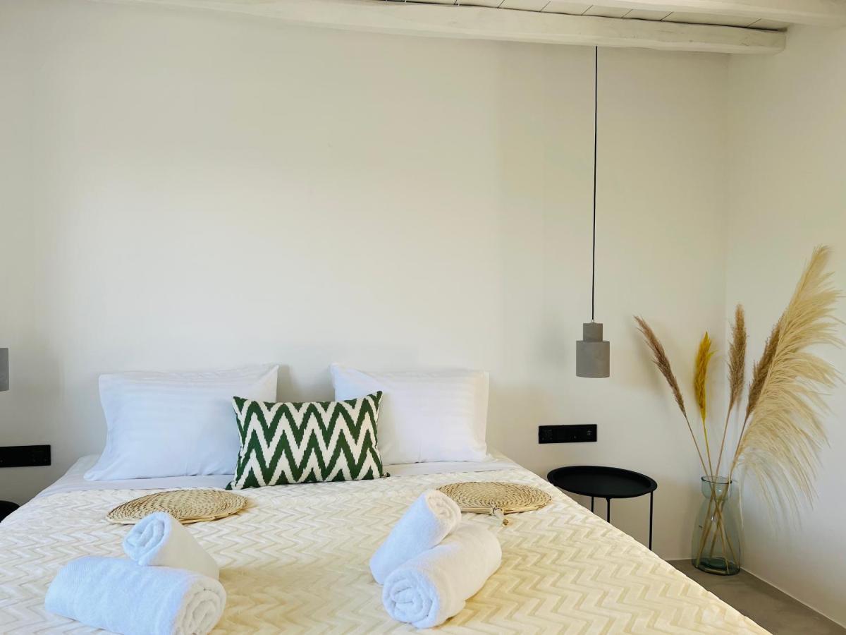 Yalos Mykonos 4 Bedroom Luxury House 5 Minute From Ornos W Sea & Sunset View Hébergement de vacances